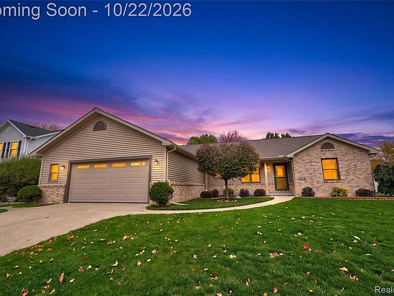 2nd image of 816 Meadow Dr