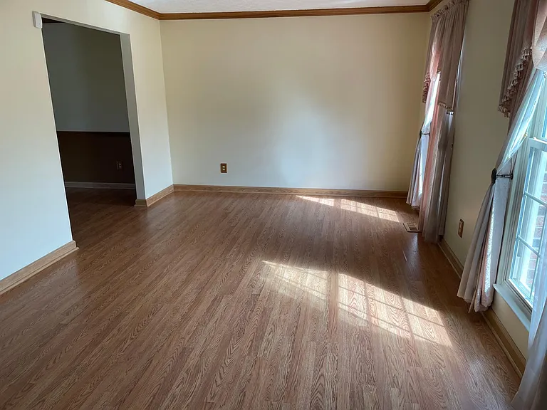 8681 Kirkland Dr — Photo 2