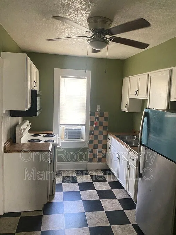 4 bed, 2.0 bath, 1200 sqft, $1,400 — Photo 1
