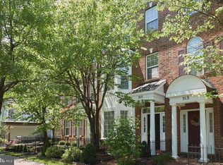 515 Falcon Park Ln, Rockville, MD 20850