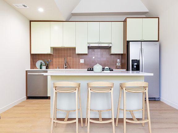 5th image of 4519 Finley Ave #4