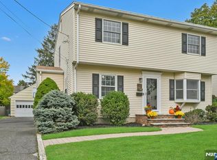 722 Wilson Ct, River Vale, NJ 07675