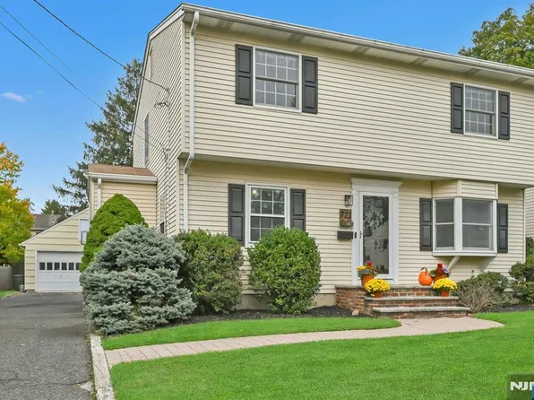 722 Wilson Ct, River Vale, NJ 07675