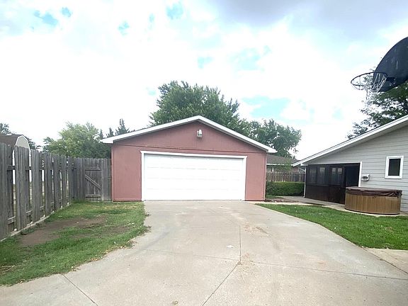 5th image of 809 J C St