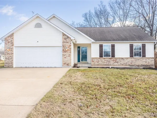 996 Huntington Dr, Troy, MO 63379