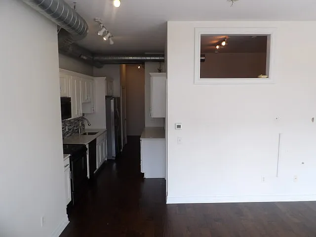 1 bed, 1000 sqft, $1,450 — Photo 4