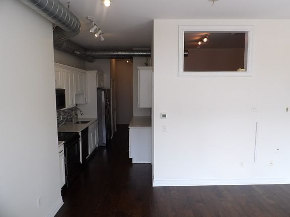 4th image of 888 Main St #2