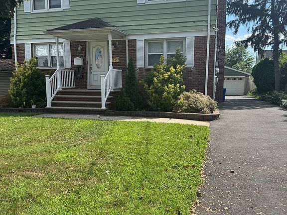 3rd image of 1942 Haines Ave Floor 1