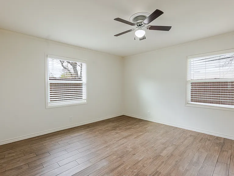 11839 High Meadow Dr — Photo 1