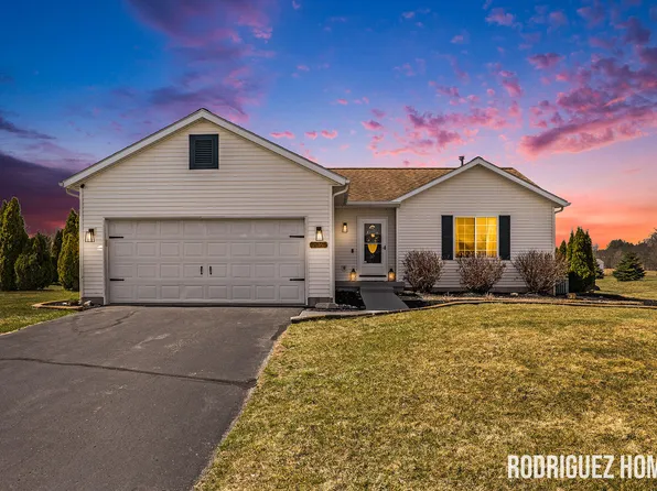 12125 Ives Meadow Ln NE, Cedar Springs, MI 49319