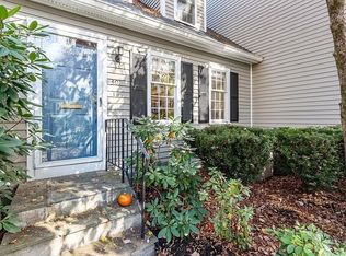 609 Washington St APT 301, Wellesley, MA 02482