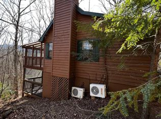 394 Wing Cir, Ellijay, GA 30536