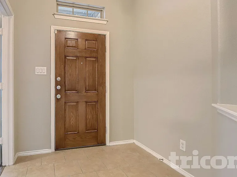 1820 Abby Creek Dr — Photo 6