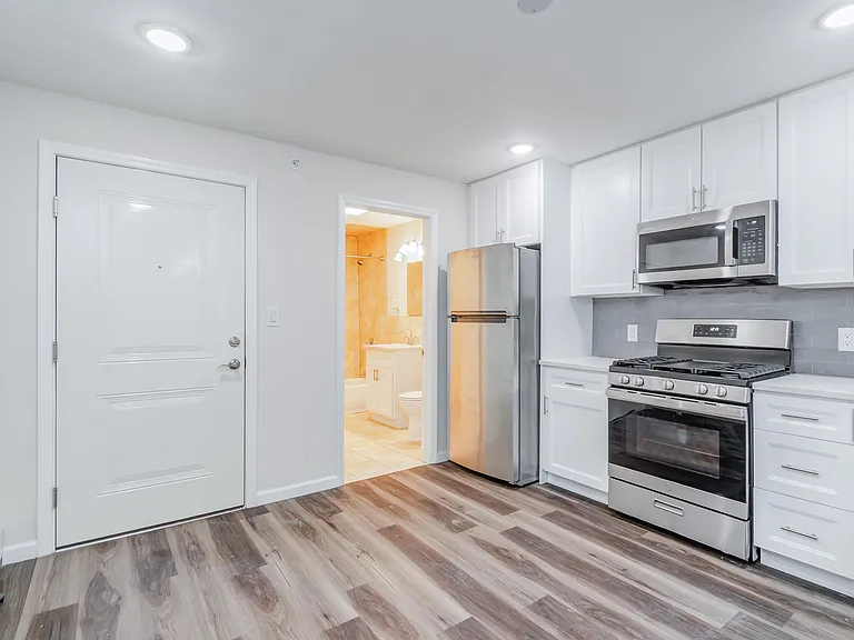 419 Broadway #3 — Photo 3