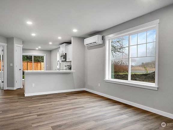 5th image of 3716 127th Drive NE #B