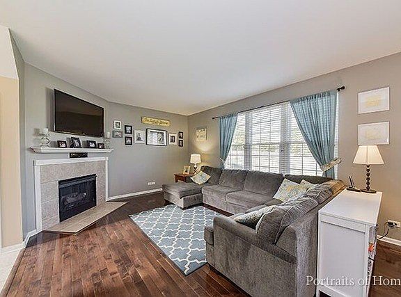 5th image of 906 Butterfield Cir W