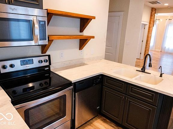 4th image of 1220 E 9th St #1