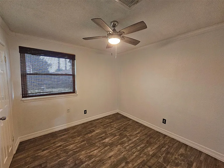 2715 Ashington Dr — Photo 23