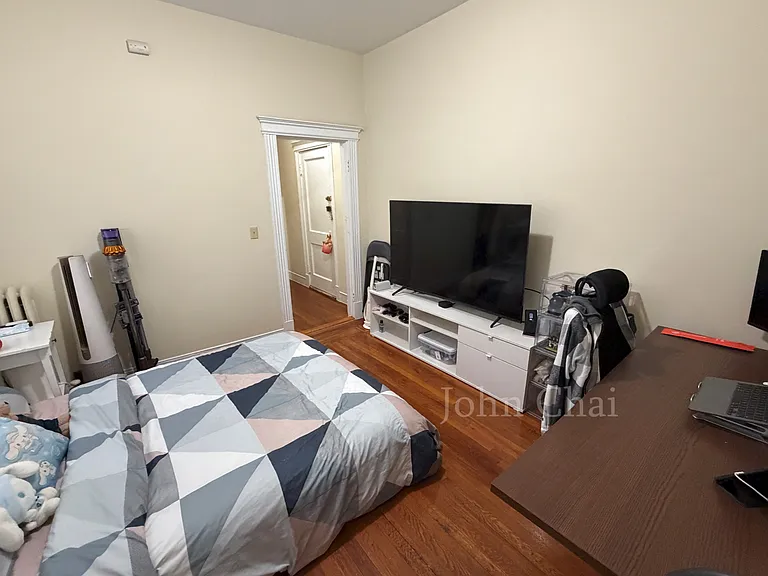 55 Linden St #11 — Photo 6
