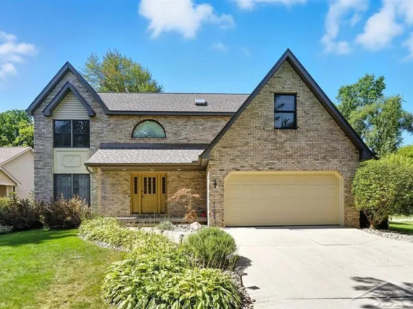 6121 Woodpark Dr, Midland, MI 48640