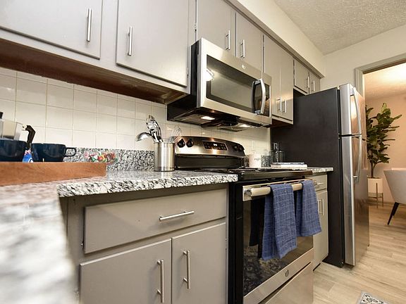 3rd image of 7503 Ivywood Cir #7651