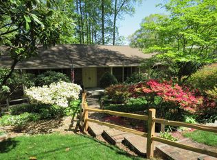 1074 W Outer Dr, Oak Ridge, TN 37830