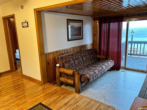 5th image of 23311 N Lakeshore Dr Unit 6