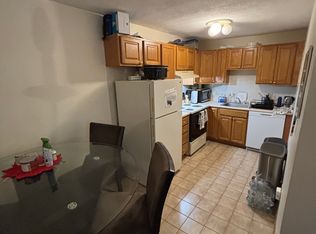 275 Grove St #7, Auburndale, MA 02466