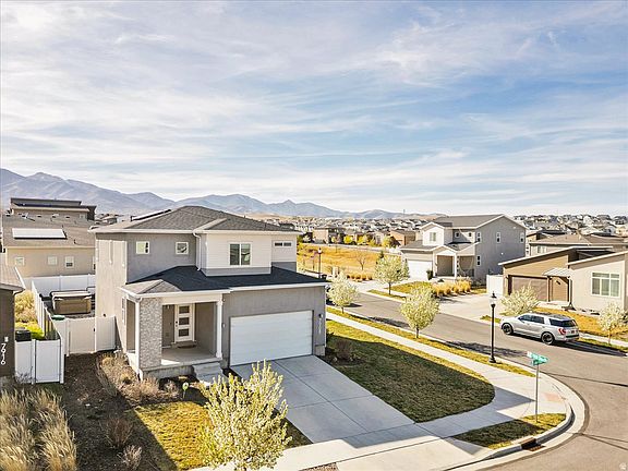 3rd image of 7908 S Lake Powell Rd