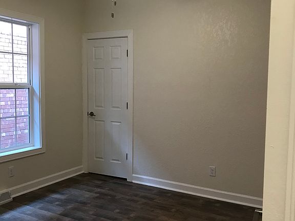 5th image of 1030 Avenue E