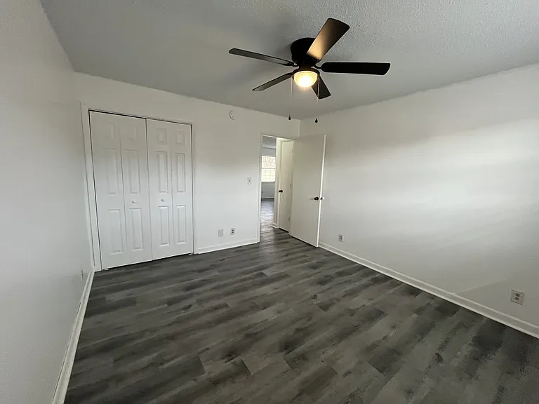 204 W Bernard Ave #5 — Photo 3