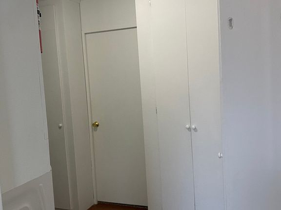 3rd image of 3411 Whitcomb Ave