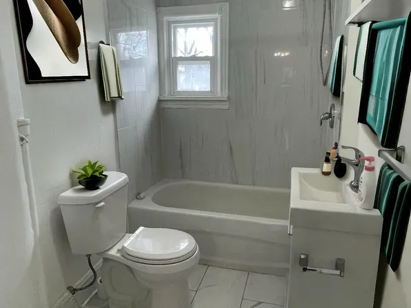 17 Victoria Ave, Cambridge, ON N1S 1X2