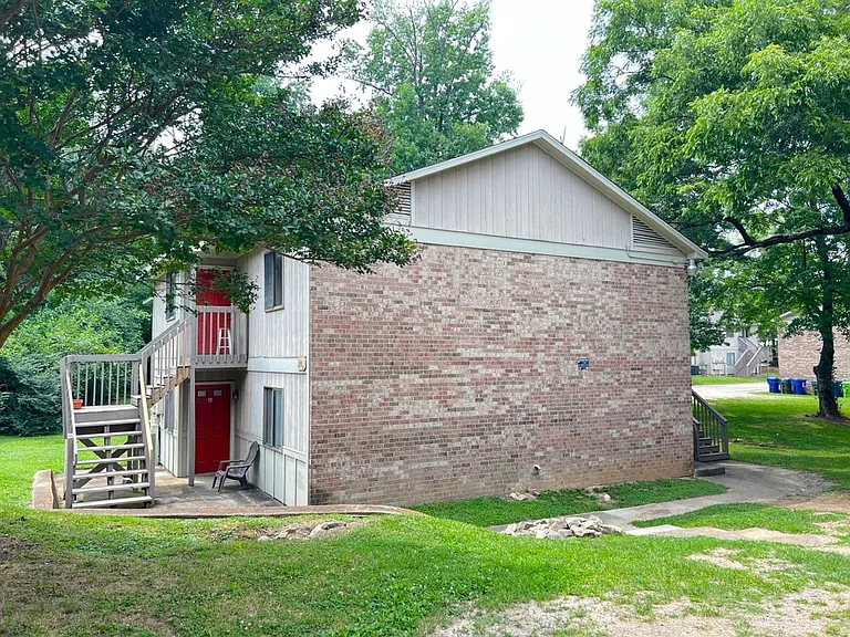 Ligon Apartments- 2900 Ligon St — Photo 12