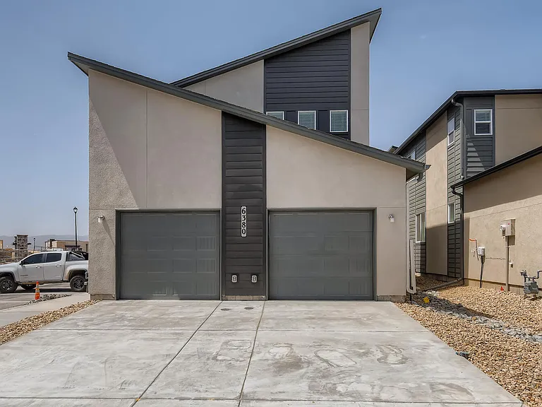 Flats at Dublin Commons — Photo 32