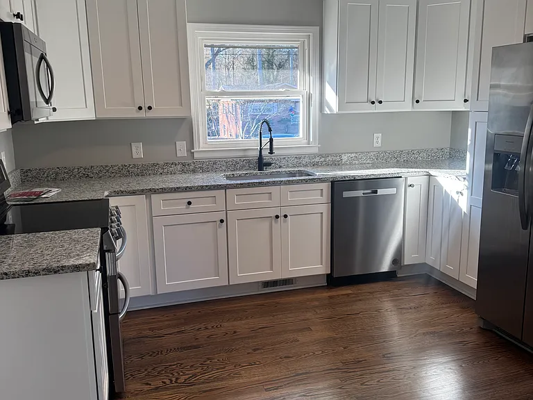 209 Brook St — Photo 2
