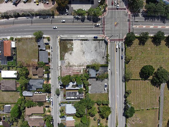2nd image of 601 NW 27th Avenue