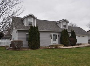 543 E Violet St, Francesville, IN 47946