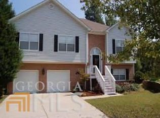 831 Hobbit Cir, Sugar Hill, GA 30518