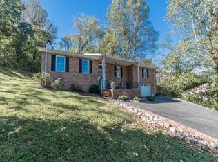 329 Edgefield Rd, Piney Flats, TN 37686