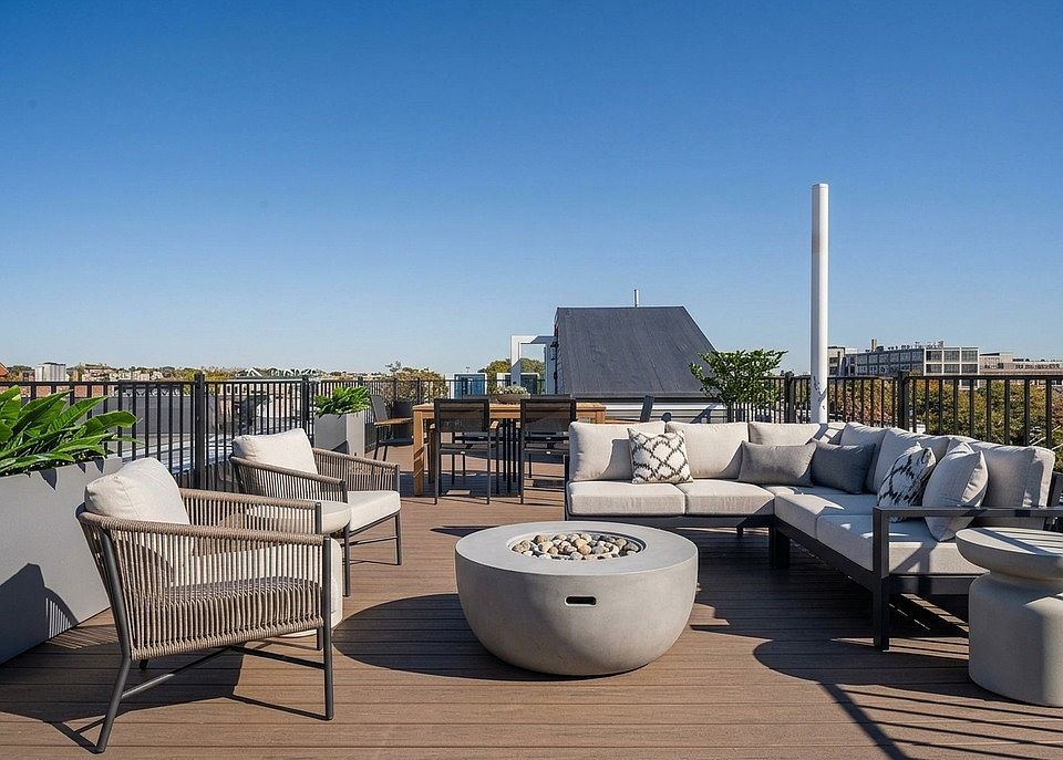 1st image of 59 Gove St #4