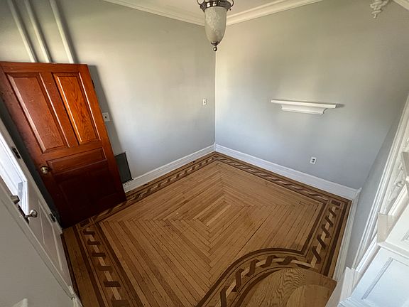 2nd image of 2044 Hanover Ave APT 2