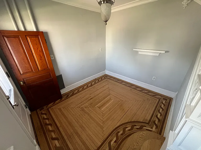 2044 Hanover Ave #2 — Photo 2