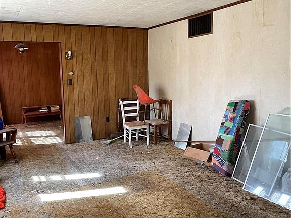 5th image of 511 E Cherry Ave