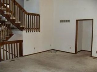 8547 Long St, Lenexa, KS 66215