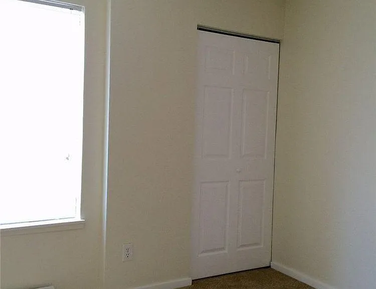 14625 NE 34th St #9 — Photo 11