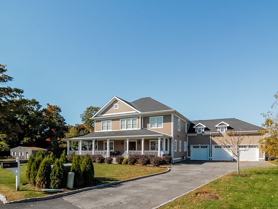 1st image of 16 Hilltop Dr