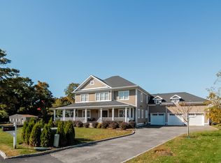 16 Hilltop Dr, White Plains, NY 10604