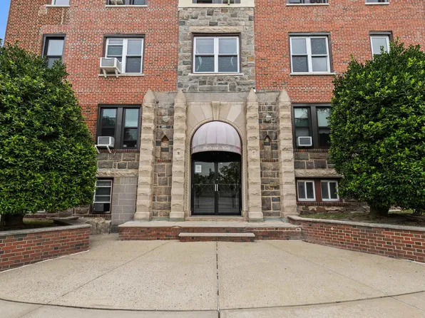 7435 Blvd East image 2 of 31