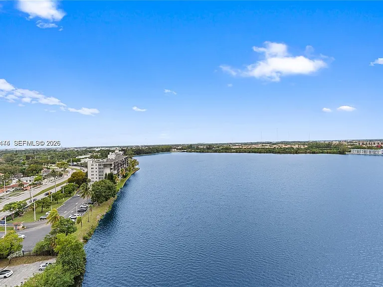1301 NE Miami Gardens Dr #702W — Photo 3